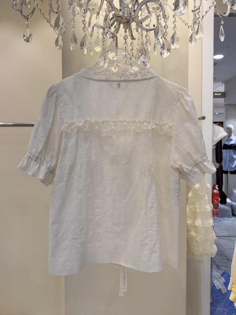 81 MARKET-L韓國直郵實拍女士新款推薦時尚熱賣襯衫蕾絲衫81 MARKET-L襯衫/蕾絲衫