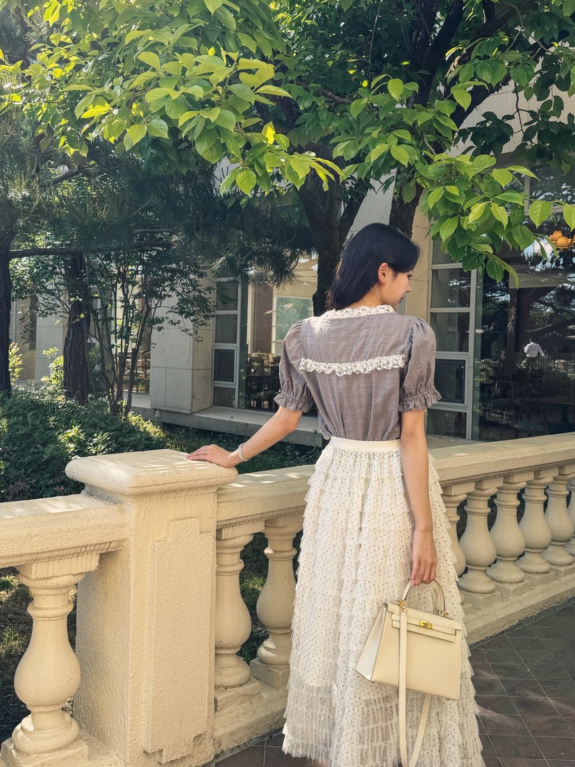 81 MARKET-L韓國直郵實拍女士新款推薦時尚熱賣襯衫蕾絲衫81 MARKET-L襯衫/蕾絲衫