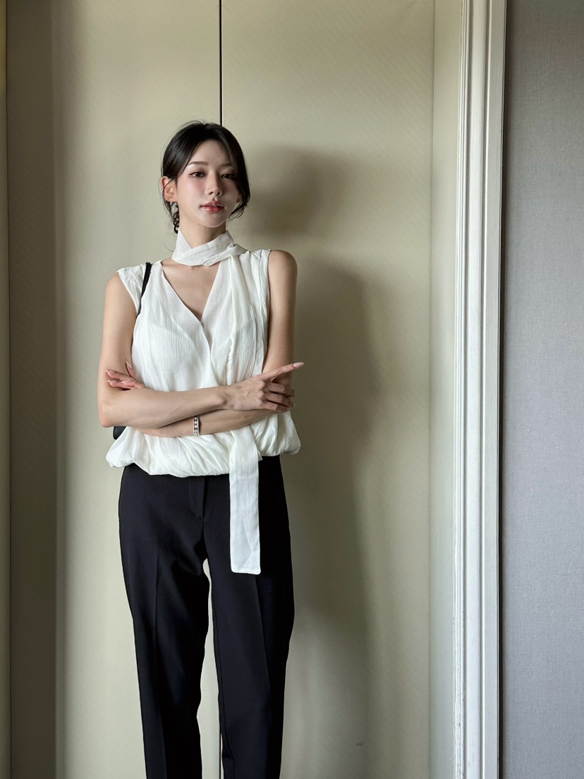 81 MARKET-L東大門實拍韓國女裝新品時尚職業襯衫蕾絲衫81 MARKET-L襯衫/蕾絲衫
