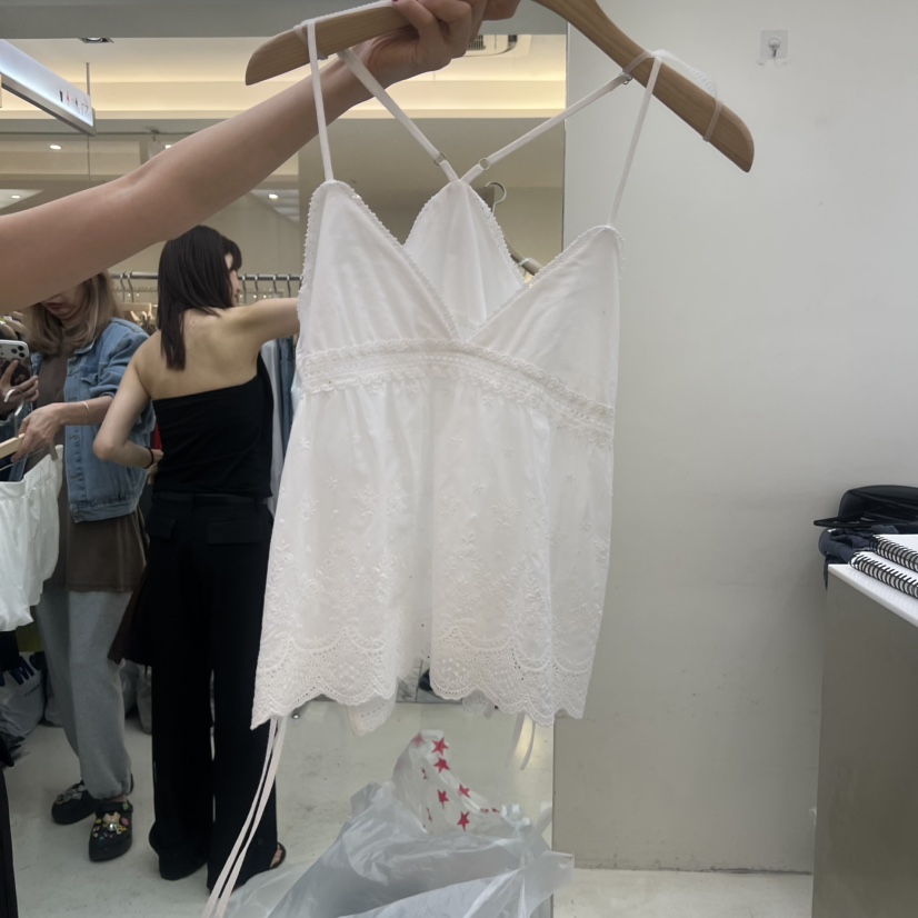 FLAUNT韓國代購女裝新品人氣時尚26春夏吊帶背心刺繡蕾絲FLAUNT吊帶/背心圖色1