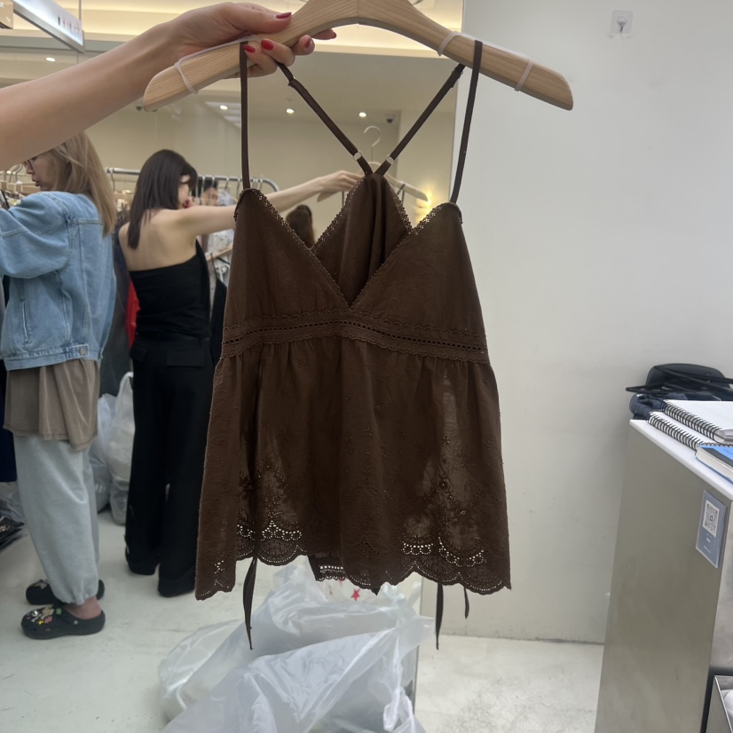 FLAUNT韓國代購女裝新品人氣時尚26春夏吊帶背心刺繡蕾絲FLAUNT吊帶/背心圖色3