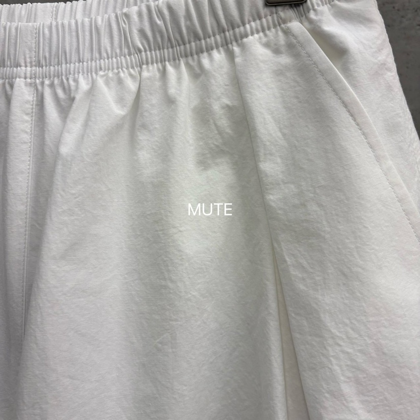 MUTE-P韓國東大門代購女士新款時尚推薦職業人氣休閑短褲MUTE短褲