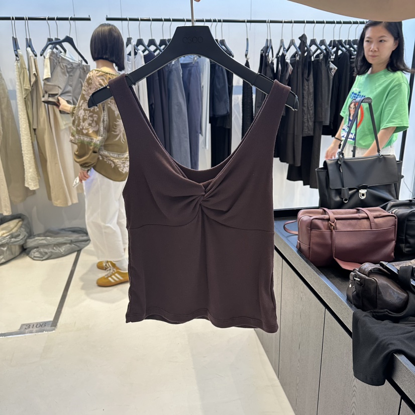 OSOO韓國直郵實拍女裝新品時尚人氣推薦職業26夏季吊帶背心OSOO吊帶/背心圖色2