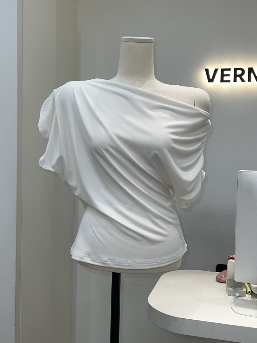 VERNI韓國東大門代購女士新品26春夏熱賣時尚26夏季T恤不對稱VERNIT恤圖色3