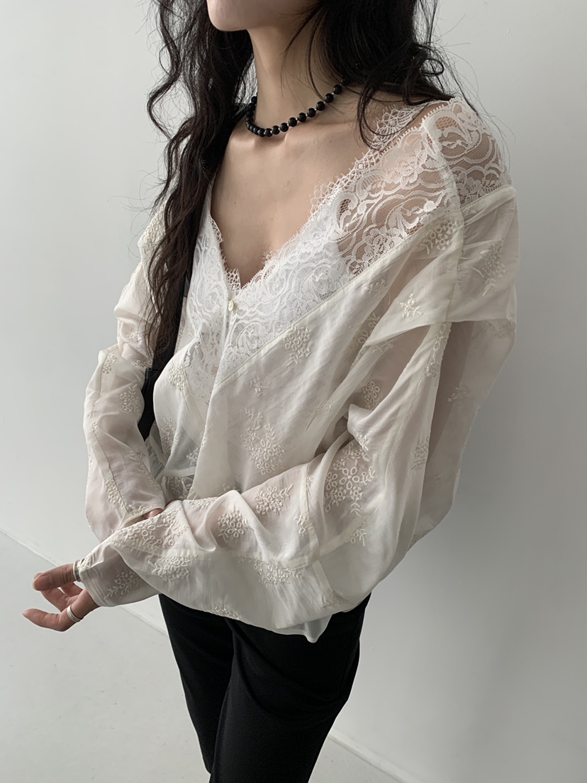 MURMUR韓國東大門直郵女裝新品推薦人氣襯衫蕾絲衫羊毛開襟MURMUR襯衫/蕾絲衫