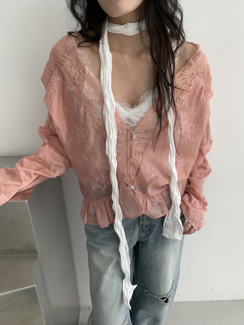 MURMUR韓國東大門直郵女裝新品推薦人氣襯衫蕾絲衫羊毛開襟MURMUR襯衫/蕾絲衫