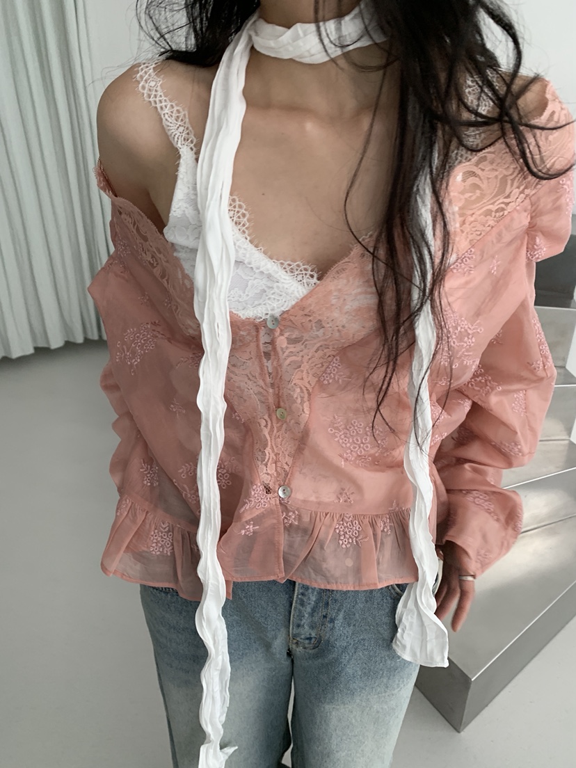 MURMUR韓國東大門直郵女裝新品推薦人氣襯衫蕾絲衫羊毛開襟MURMUR襯衫/蕾絲衫