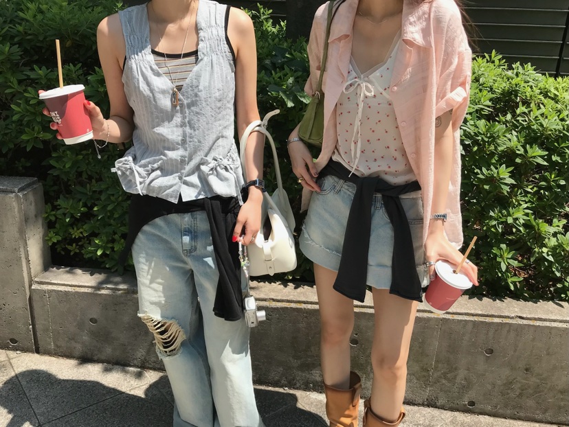 ESCHER東大門實拍韓國女士新款人氣熱賣休閑時尚襯衫蕾絲衫ESCHER襯衫/蕾絲衫