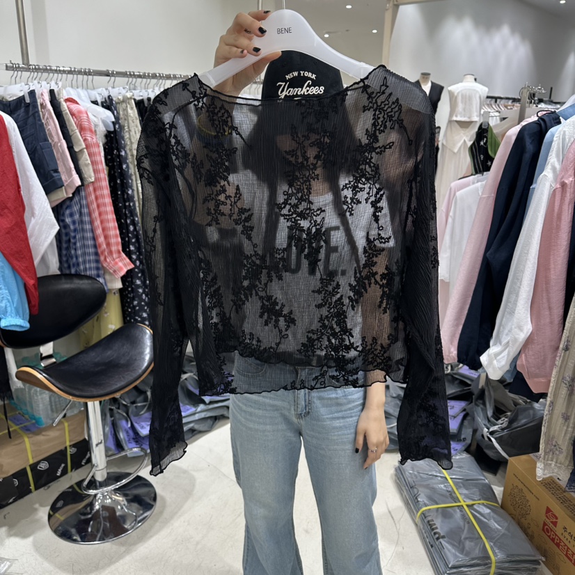 BENE韓國直郵實拍女裝新款26夏季襯衫蕾絲衫不含內搭花朵BENE襯衫/蕾絲衫圖色2