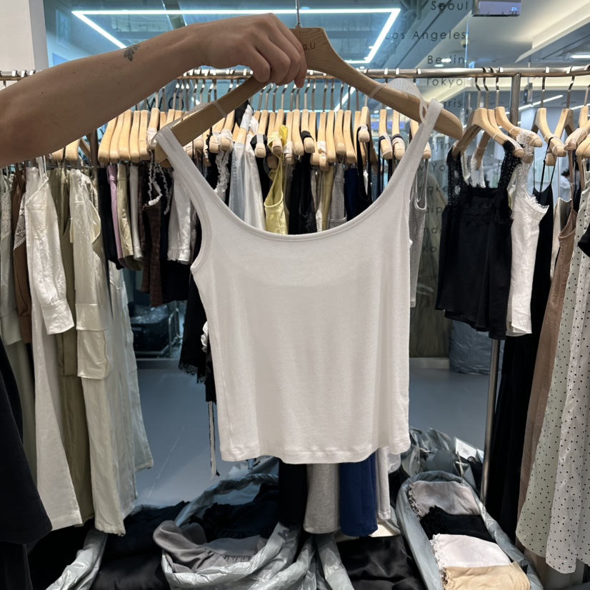 HONG.U韓國代購女士新品推薦時尚人氣熱賣職業26春夏吊帶背心HONG.U吊帶/背心圖色1