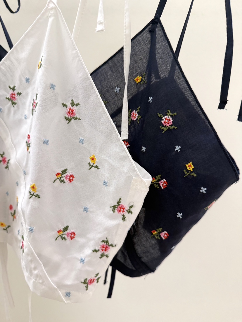 PEBBLE東大門實拍韓國女士新品時尚26夏季吊帶背心刺繡圍巾PEBBLE吊帶/背心