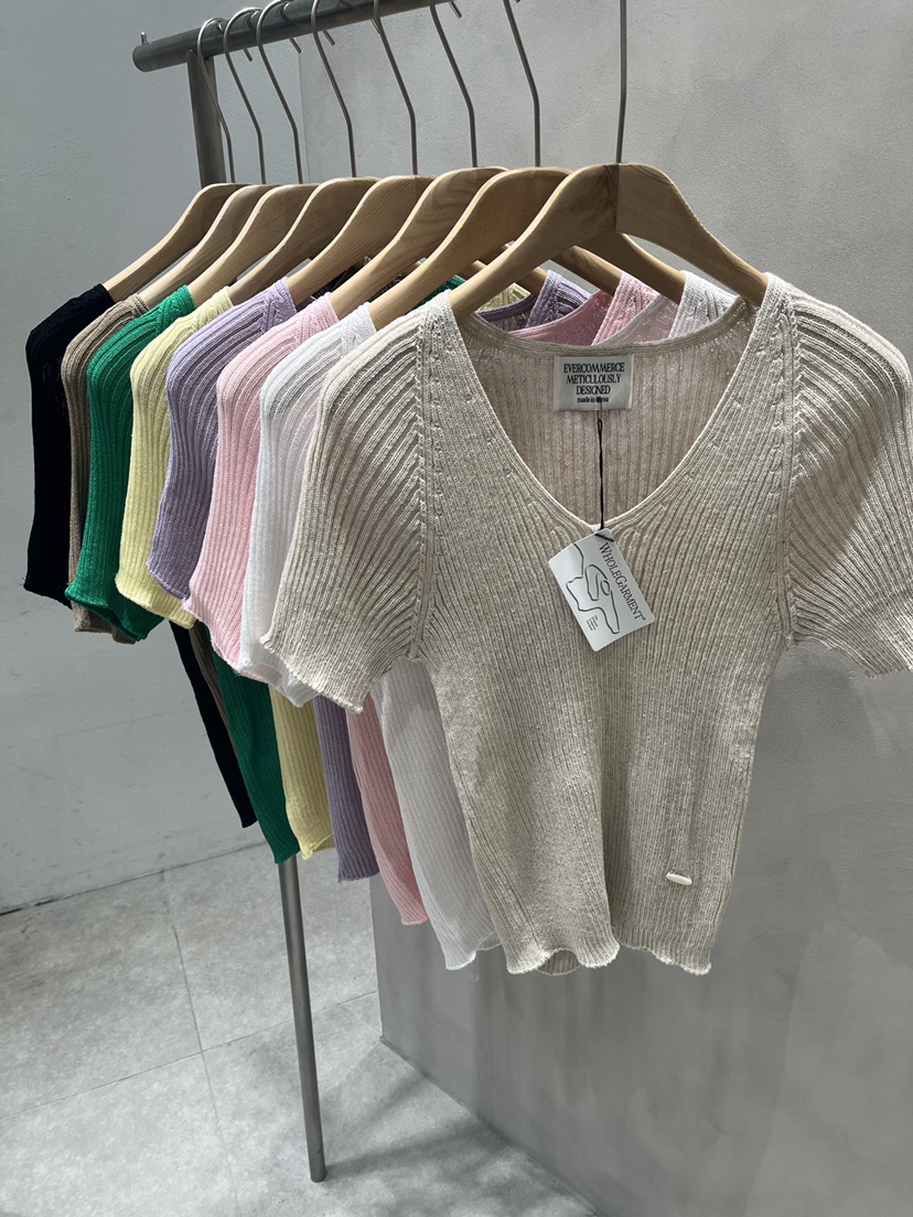 EVERCOMMERCE METICULOUSLY DESIGNED韓國直郵女裝新品熱賣針織衫EVERCOMMERCE METICULOUSLY DESIGNED針織衫
