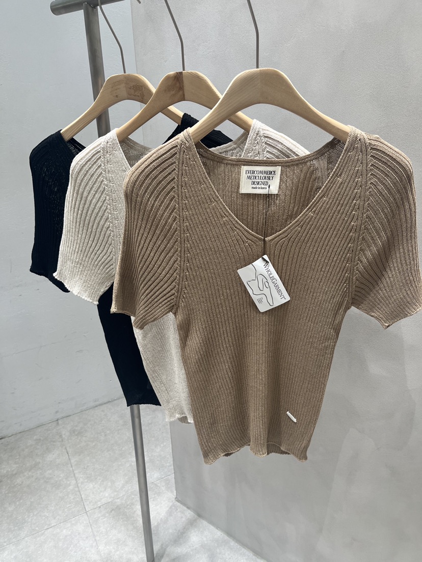 EVERCOMMERCE METICULOUSLY DESIGNED韓國直郵女裝新品熱賣針織衫EVERCOMMERCE METICULOUSLY DESIGNED針織衫