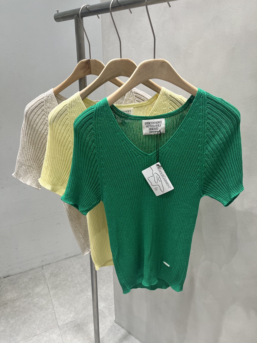 EVERCOMMERCE METICULOUSLY DESIGNED韓國直郵女裝新品熱賣針織衫EVERCOMMERCE METICULOUSLY DESIGNED針織衫