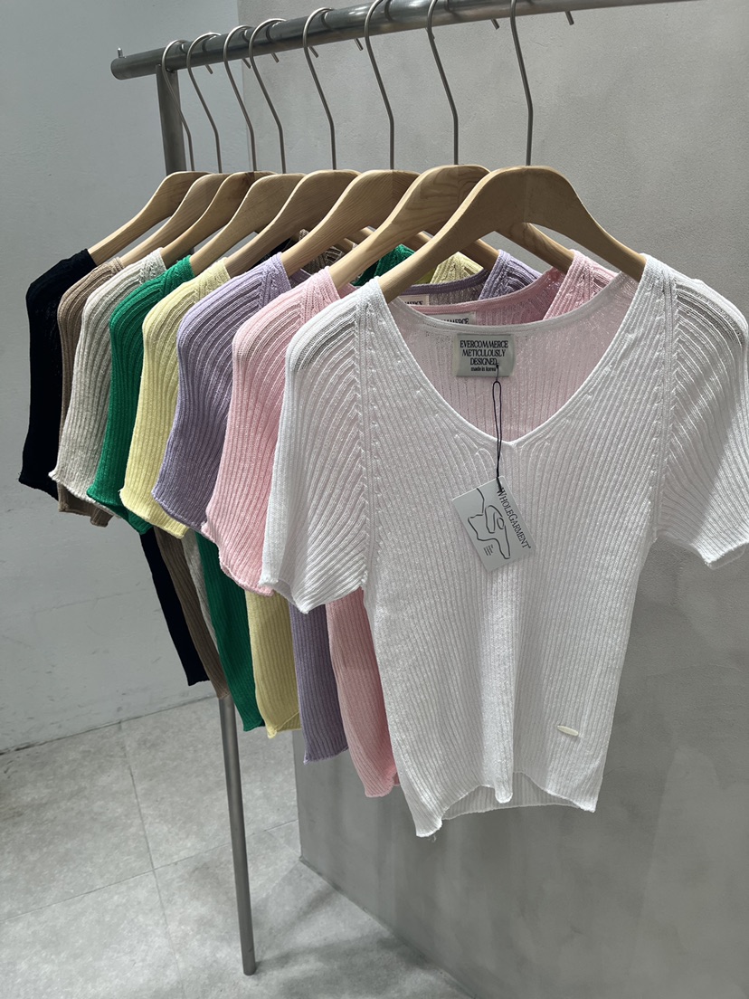 EVERCOMMERCE METICULOUSLY DESIGNED韓國直郵女裝新品熱賣針織衫EVERCOMMERCE METICULOUSLY DESIGNED針織衫