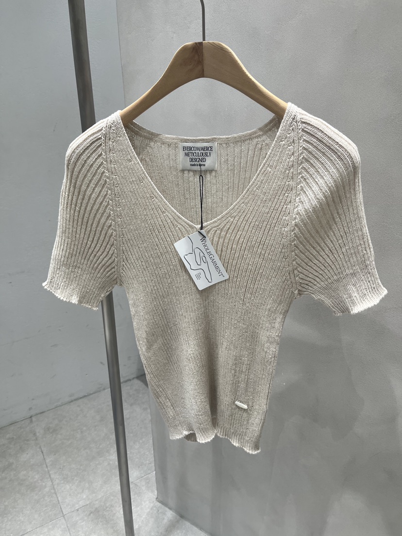EVERCOMMERCE METICULOUSLY DESIGNED韓國直郵女裝新品熱賣針織衫EVERCOMMERCE METICULOUSLY DESIGNED針織衫