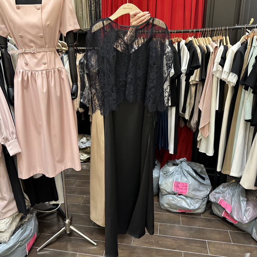 HERISH-HAUTE東大門實拍韓國女士新品26夏季套裝兩件套蕾絲緞面Herish-Haute-A套裝圖色2