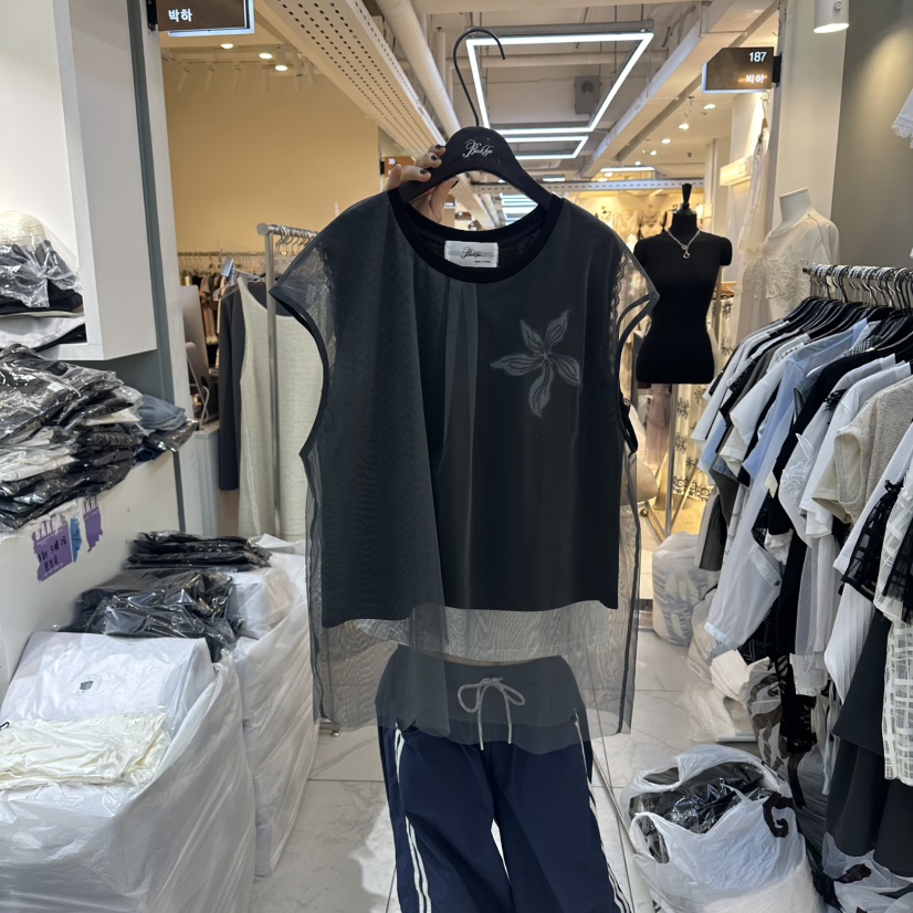 空韓國代購女裝新品休閑人氣時尚職業熱賣吊帶背心網狀花朵BAKHA吊帶/背心圖色2墨色