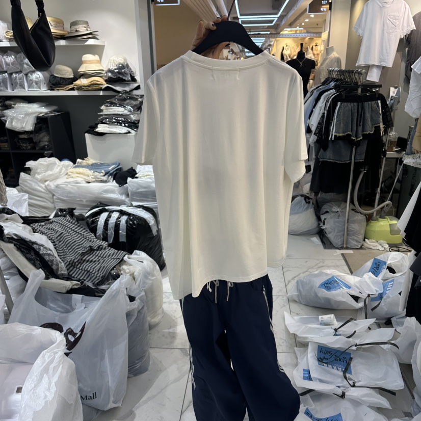 空韓國直郵實拍女裝新品人氣熱賣休閑推薦時尚職業26春夏T恤BAKHAT恤