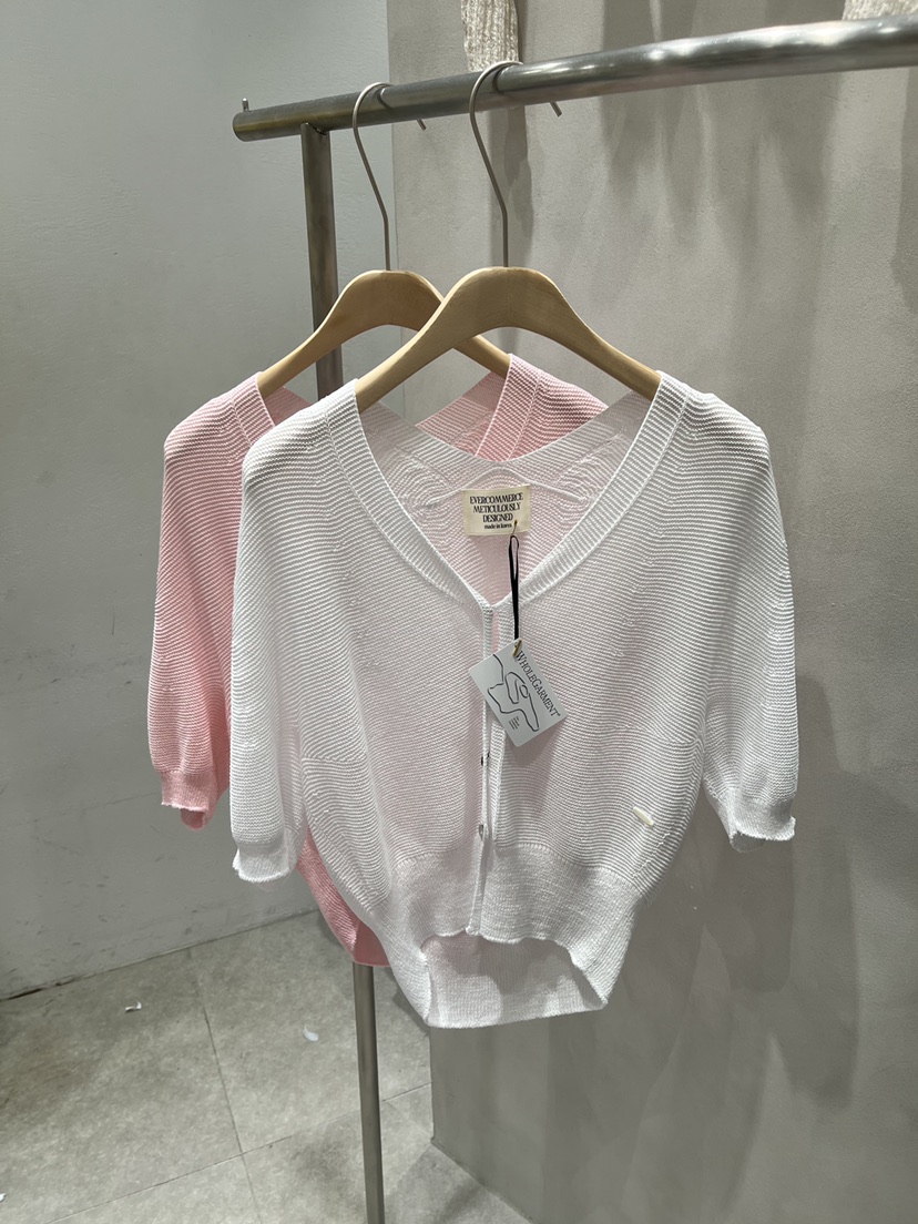 EVERCOMMERCE METICULOUSLY DESIGNED韓國直郵實拍女裝新品熱賣針織衫EVERCOMMERCE METICULOUSLY DESIGNED針織衫