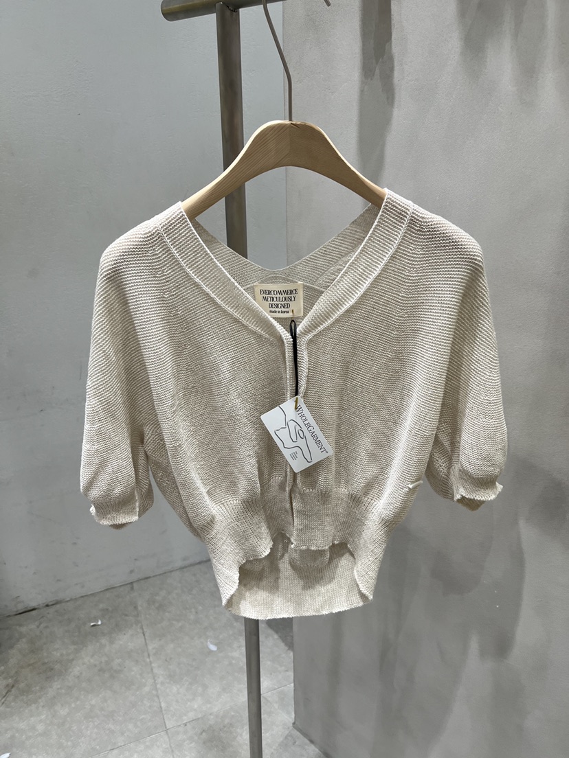 EVERCOMMERCE METICULOUSLY DESIGNED韓國直郵實拍女裝新品熱賣針織衫EVERCOMMERCE METICULOUSLY DESIGNED針織衫