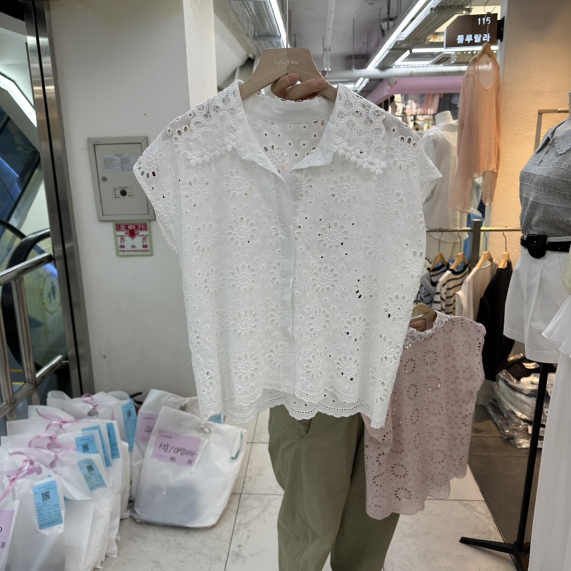 FLYFLY/LULULALLA/LIVE韓國東大門直郵女裝新品26春夏襯衫蕾絲衫FLYFLY/LULULALLA/LIVE襯衫/蕾絲衫圖色1