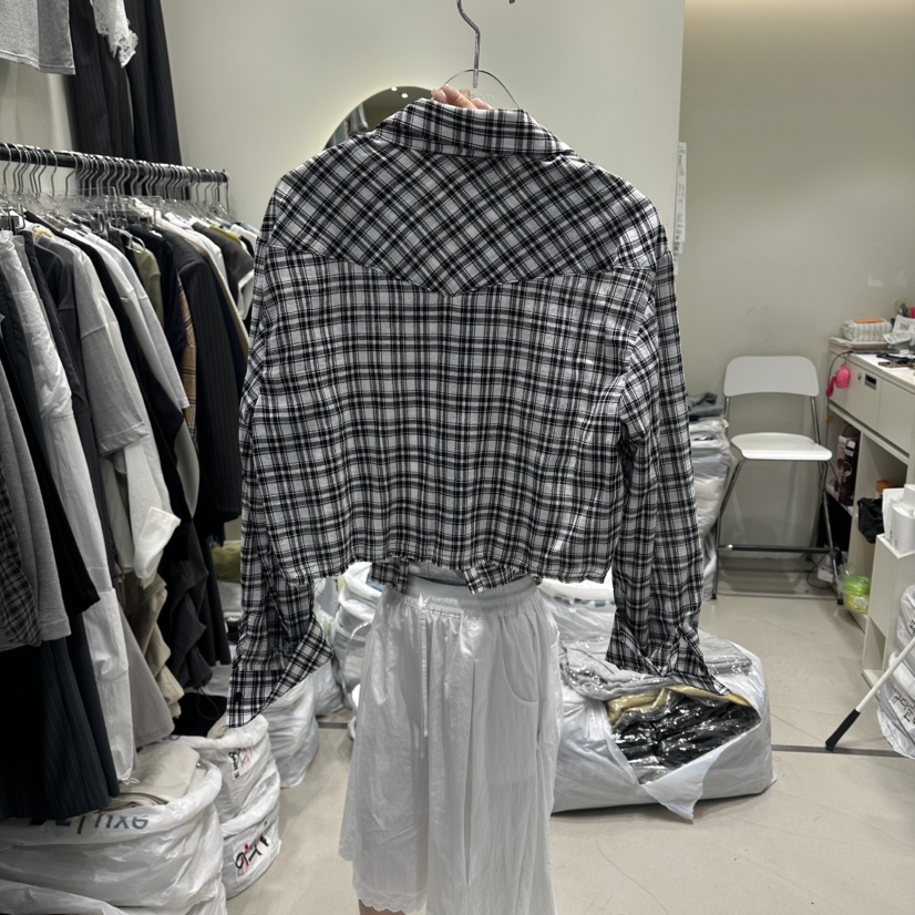 AT THE END韓國直郵女裝新品人氣職業26春夏襯衫蕾絲衫AT THE END襯衫/蕾絲衫