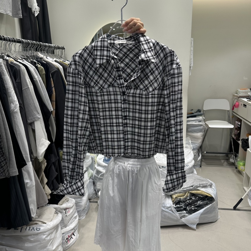 AT THE END韓國直郵女裝新品人氣職業26春夏襯衫蕾絲衫AT THE END襯衫/蕾絲衫圖色1