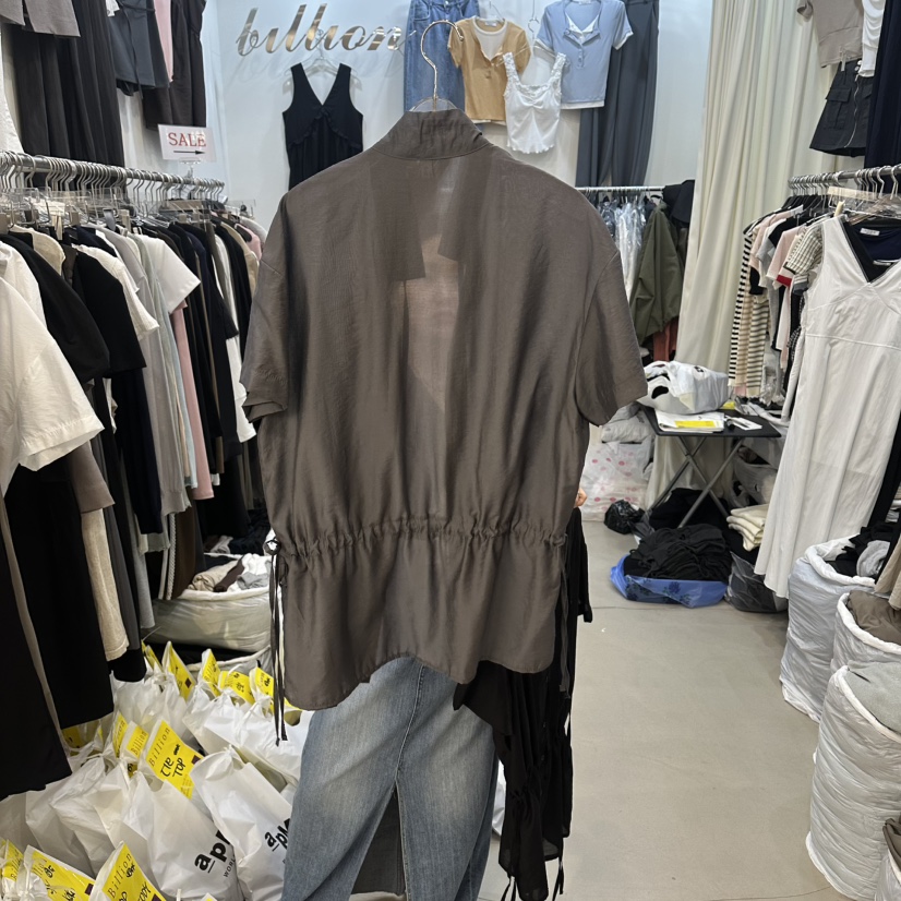 BILLION-L韓國直郵女士新品熱賣襯衫蕾絲衫不含內搭高領BILLION-L襯衫/蕾絲衫