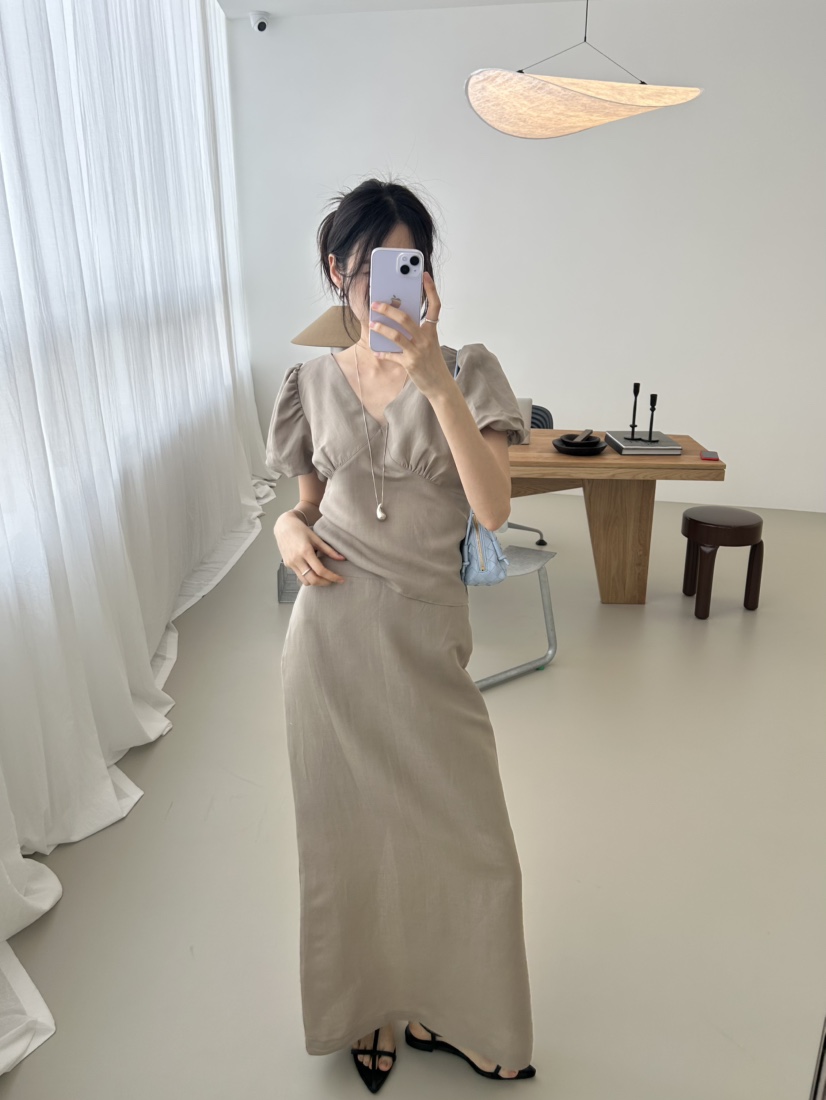 ME MO韓國直郵實拍女裝新款熱賣時尚人氣26春夏職業長裙ME MO長裙