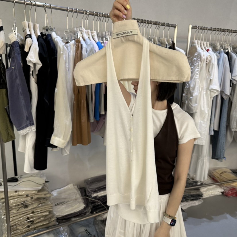 DOUBLE STANDARD/LE SMOKING/MAISONSTAFF韓國直郵女裝新款熱賣吊帶背心不含內搭無袖MAISONSTAFF吊帶/背心圖色1