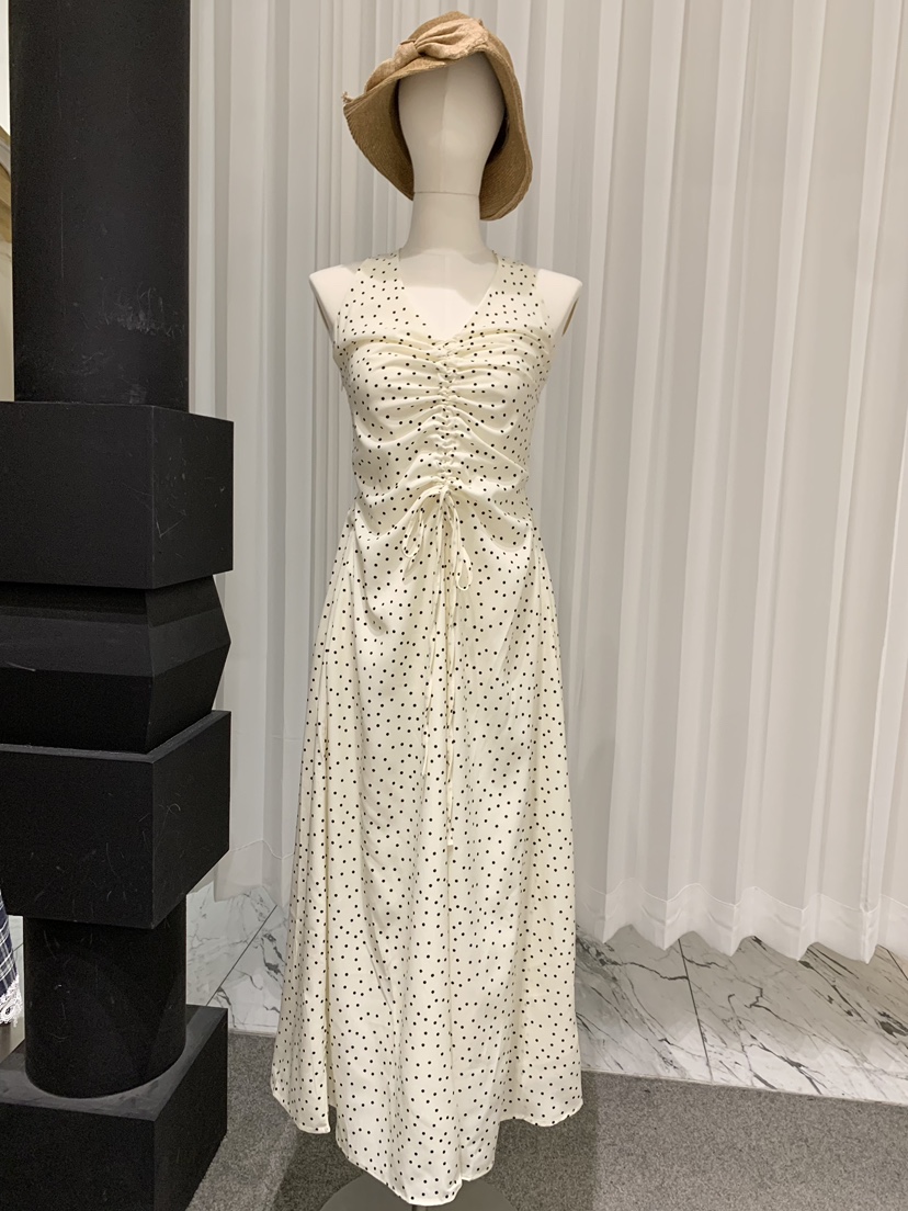 FABRIC韓國直郵女士新款人氣26夏季職業26春夏連衣裙圓點FABRIC連衣裙圖色1