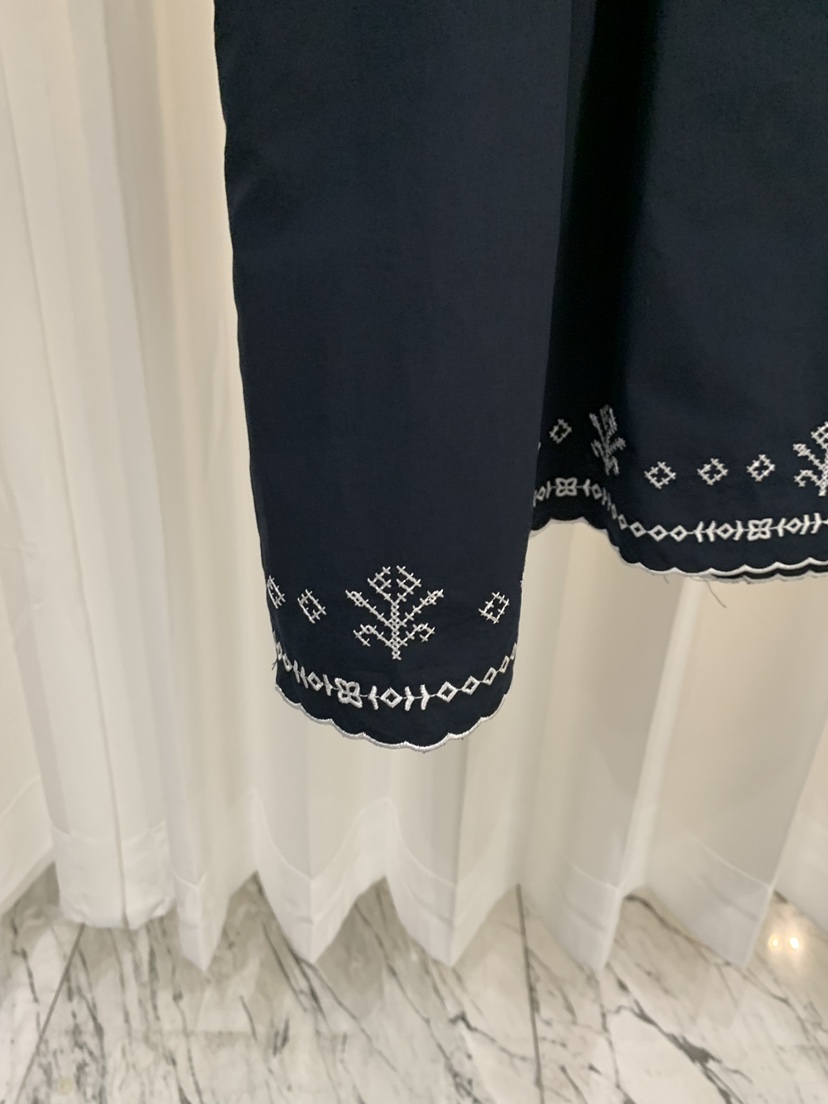 FABRIC韓國直郵女裝新品人氣時尚26春夏熱賣襯衫蕾絲衫刺繡FABRIC襯衫/蕾絲衫