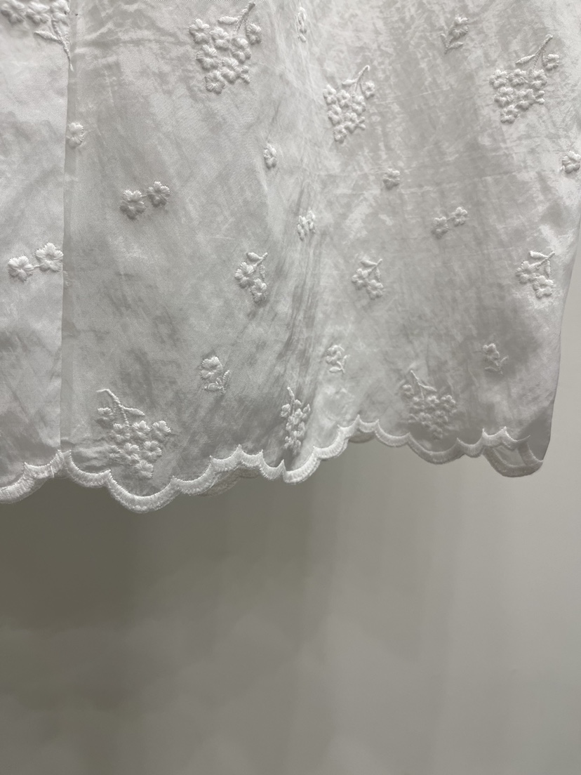 FIFTY韓國直郵實拍女士新品人氣推薦26夏季時尚長裙刺繡緞面FIFTY長裙