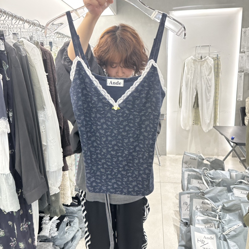 ANDE韓國直郵女裝新品休閑人氣吊帶背心不含內搭花朵無袖Ande吊帶/背心圖色2