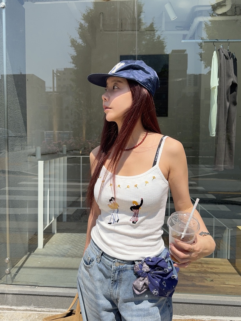 SUNDER MARKET韓國直郵女士新品休閑吊帶背心不含內搭刺繡SUNDER MARKET吊帶/背心圖色1