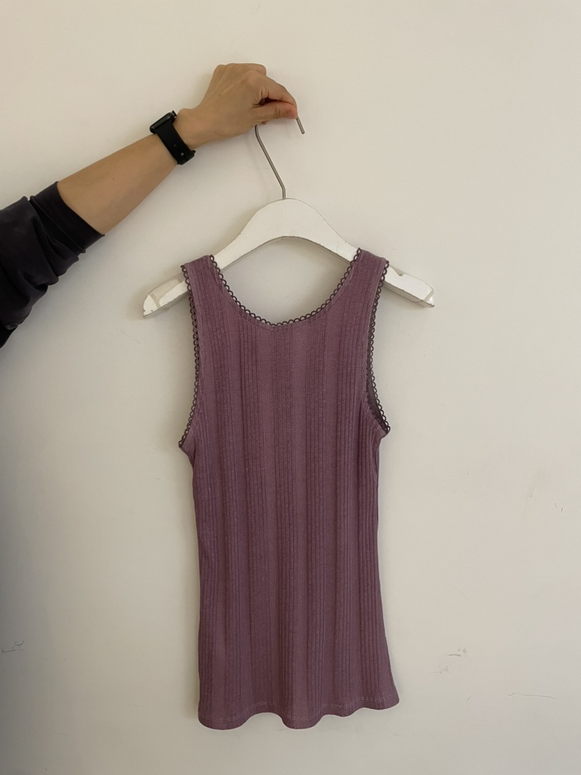 JEONG GAM STUDIOS韓國直郵實拍女裝新品推薦吊帶背心蕾絲無袖羅紋JEONG GAM STUDIOS吊帶/背心