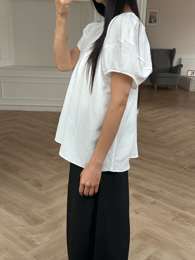 LE VASE韓國東大門直郵女裝新款推薦休閑時尚襯衫蕾絲衫LE VASE襯衫/蕾絲衫
