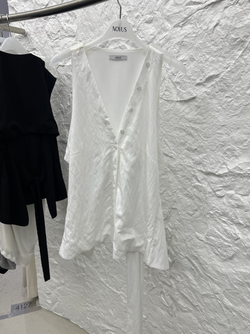 NOVUS韓國直郵女士新品26春夏熱賣26夏季職業推薦吊帶背心NOVUS吊帶/背心圖色1