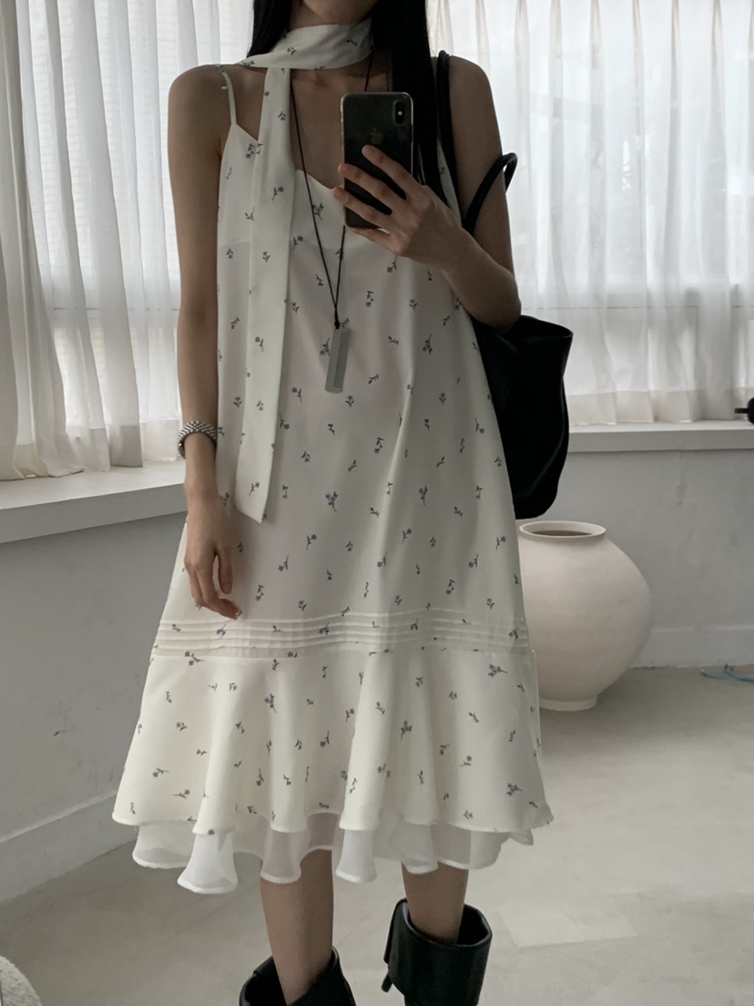 TRUE韓國東大門直郵女士新品熱賣26夏季人氣連衣裙含脖帶TRUE連衣裙