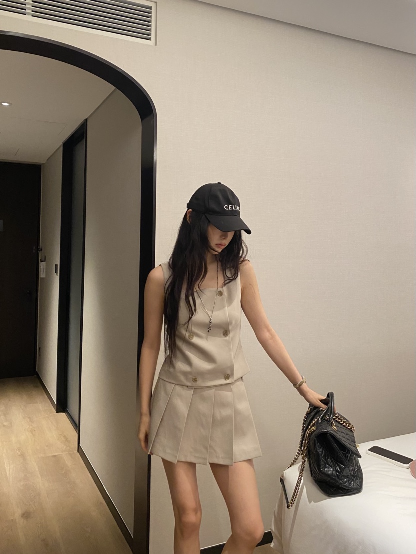 FOUREIGHT韓國東大門代購女裝新品熱賣推薦時尚職業吊帶背心FOUR EIGHT吊帶/背心