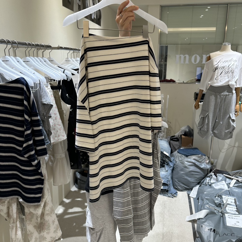 MOREMORE韓國直郵實拍女士新品人氣26夏季休閑T恤露肩條紋more moreT恤圖色1