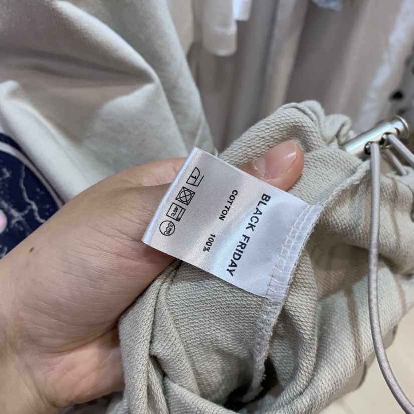 BLACKFRIDAY韓國代購女裝新品推薦時尚26夏季熱賣人氣T恤BLACK FRIDAYT恤