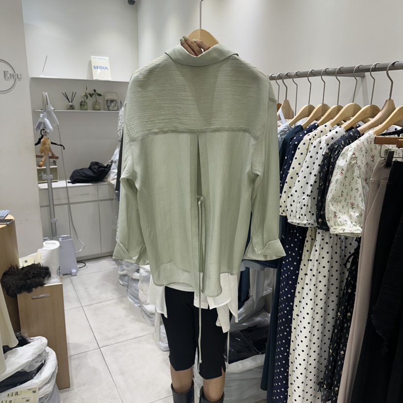 EN.U東大門實拍韓國女裝新品人氣襯衫蕾絲衫不含內搭開衩EN.U襯衫/蕾絲衫