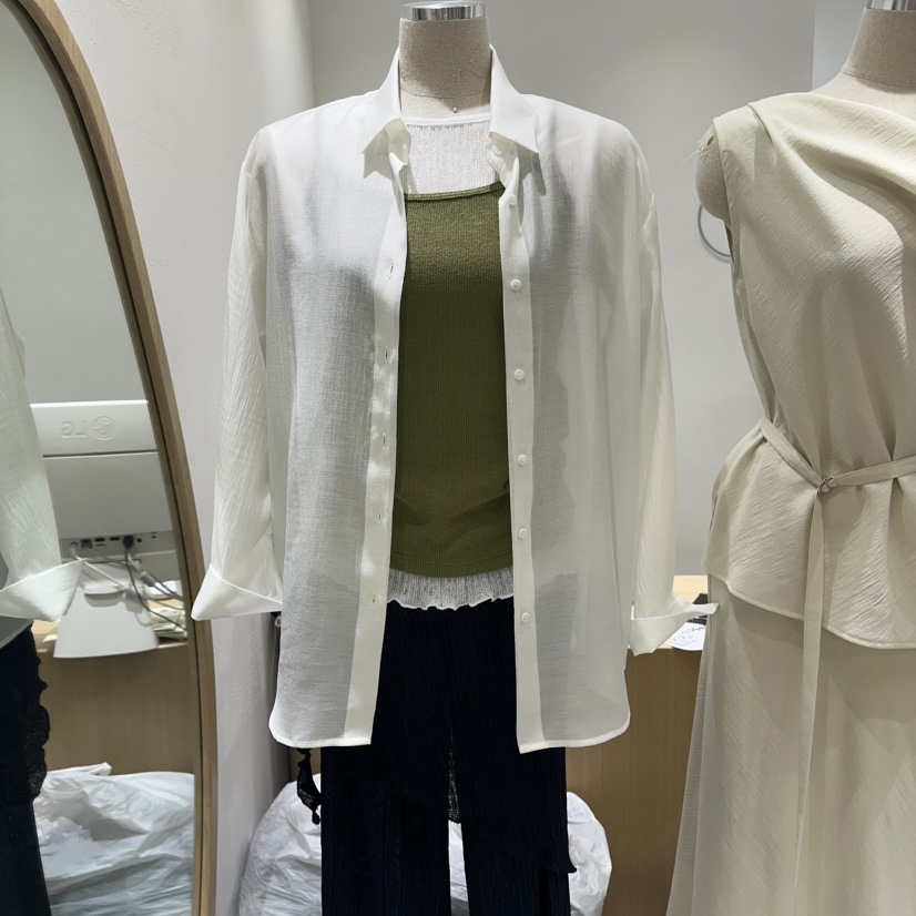 EN.U東大門實拍韓國女裝新品人氣襯衫蕾絲衫不含內搭開衩EN.U襯衫/蕾絲衫圖色1