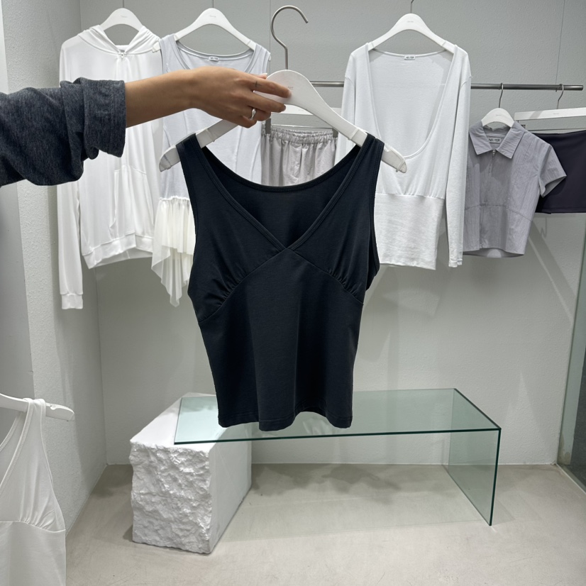 NEUTER韓國直郵實拍女裝新品職業熱賣休閑時尚吊帶背心無袖NEUTER吊帶/背心圖色3墨色