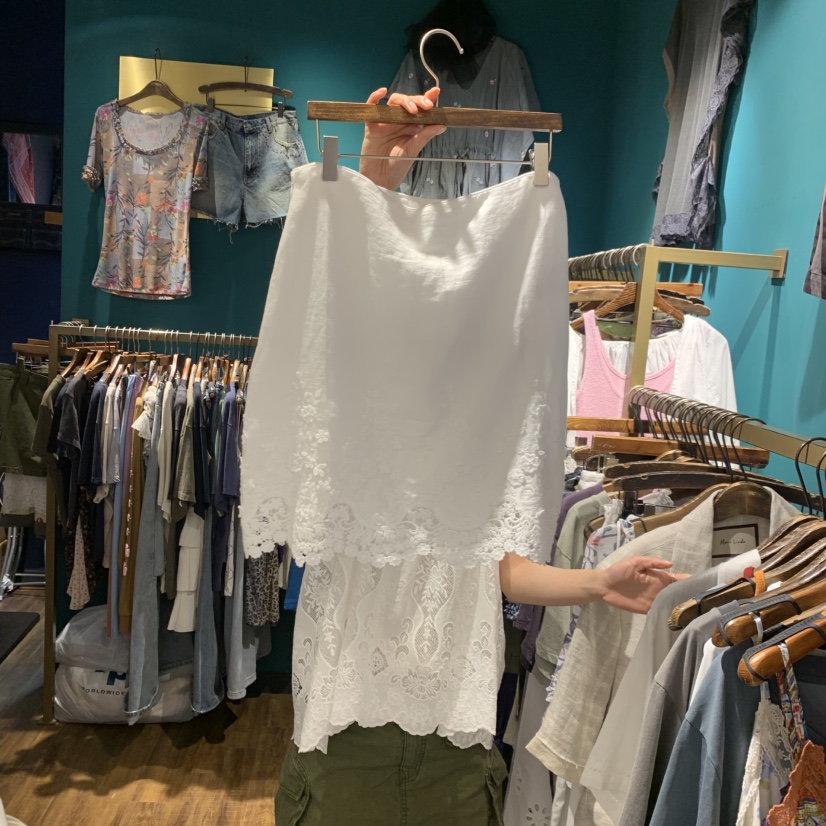 MERCI LINDA韓國東大門直郵女士新款26夏季人氣短裙刺繡MERCI LINDA短裙圖色1