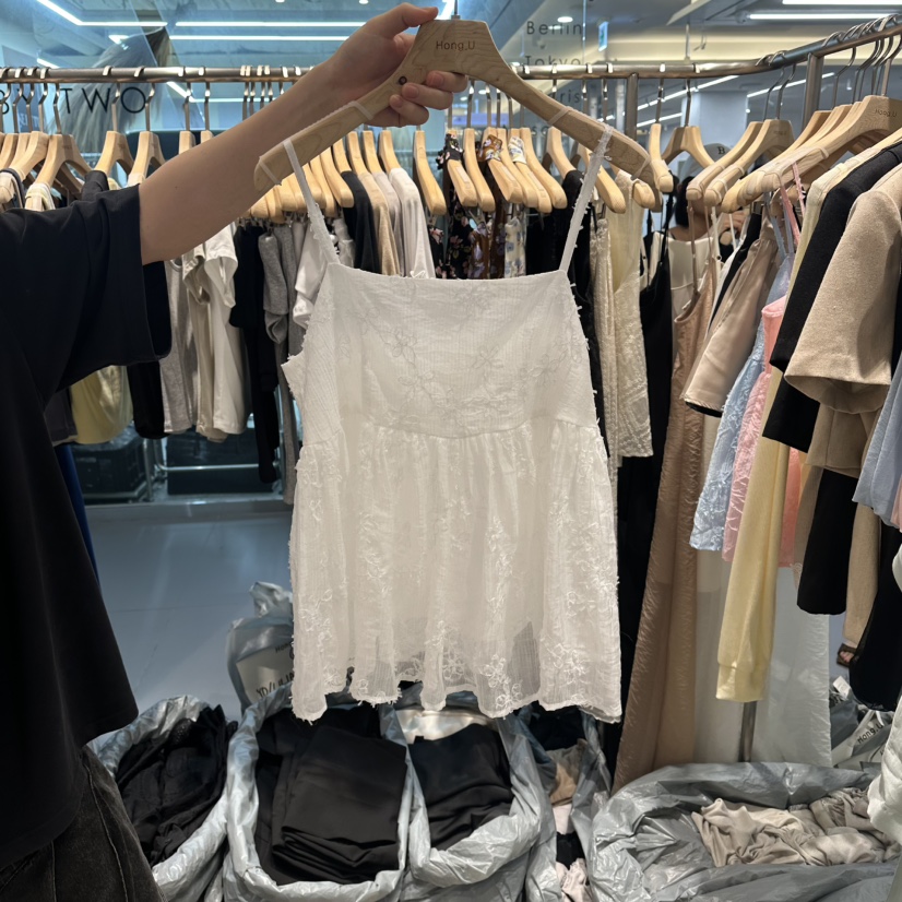 HONG.U韓國直郵實拍女裝新品休閑熱賣26春夏吊帶背心刺繡HONG.U吊帶/背心圖色1