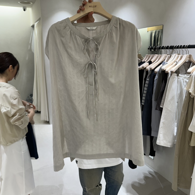 MILLIF韓國代購女裝新品時尚職業推薦熱賣26夏季襯衫蕾絲衫MILLIF襯衫/蕾絲衫圖色2
