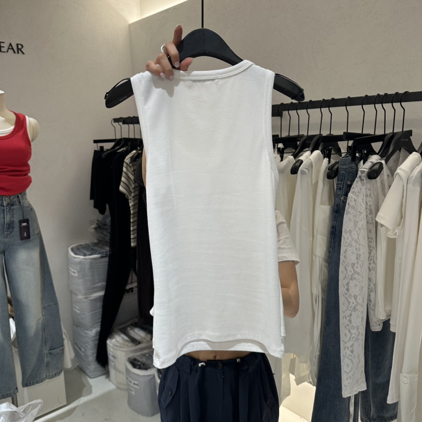 OVER NEAR東大門實拍韓國女士新品推薦熱賣吊帶背心假兩件OVER NEAR吊帶/背心